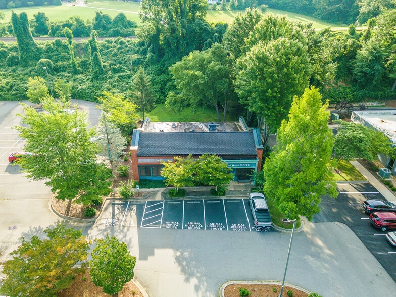 1304 Hendersonville Rd, Asheville, NC à vendre - Photo de l’immeuble – Image 2 sur 19