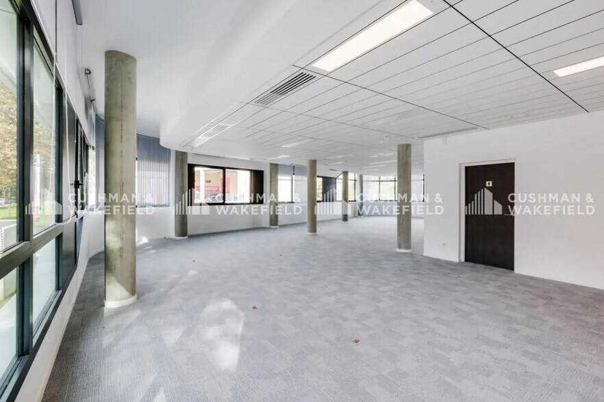 11 Chemin Du Tronchon, Champagne-au-Mont-d'Or à louer - Photo de l’immeuble – Image 3 sur 38