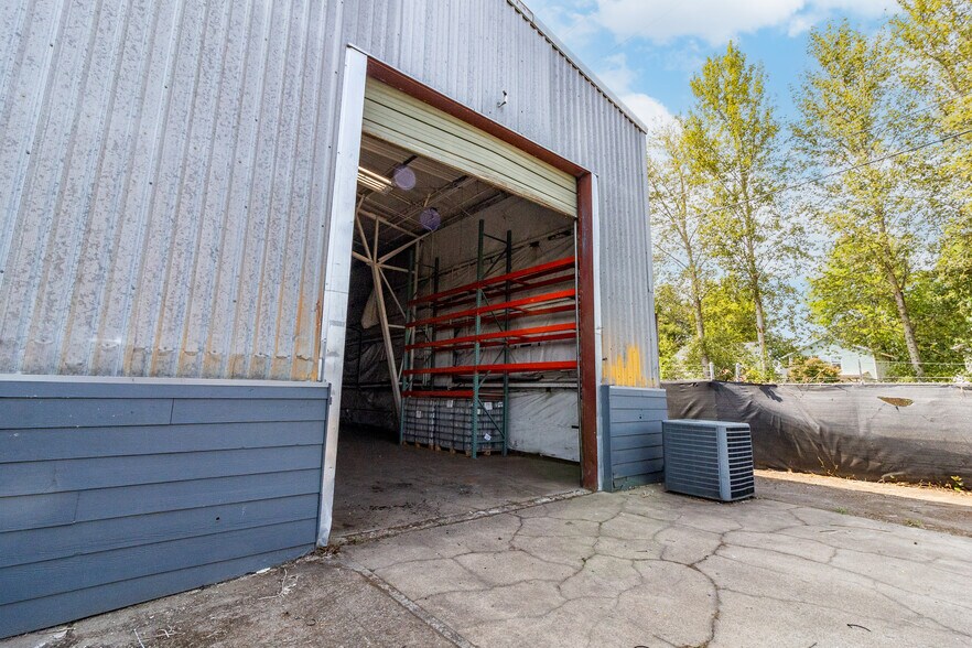3215 Meadow Ln, Eugene, OR à vendre - Photo de l’immeuble – Image 2 sur 3