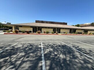 Plus de détails pour 10241-10251 Country Club Dr, Jurupa Valley, CA - Bureau/Local commercial à louer