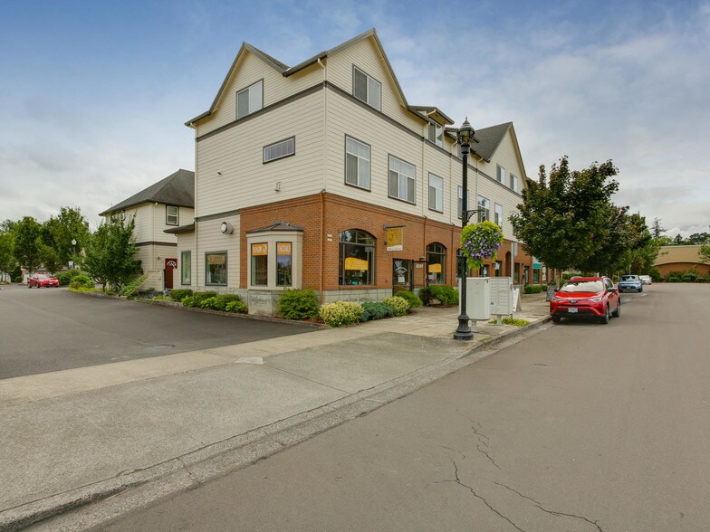 1647 NE Market Dr, Fairview, OR à vendre - Photo principale – Image 1 sur 84