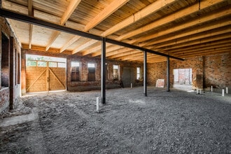 277 Dubois St, Detroit, MI à vendre Photo intérieure– Image 1 sur 2