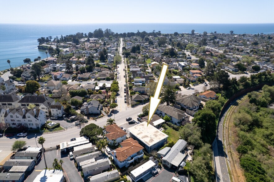 140 Bay St, Santa Cruz, CA à vendre - Photo de l’immeuble – Image 3 sur 26