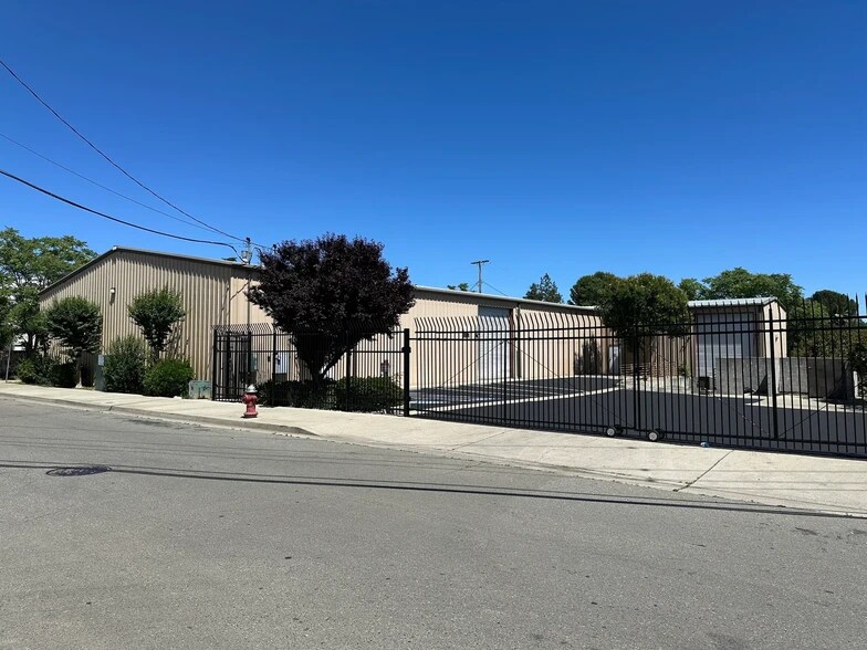 2649 Favretto Ave, Redding, CA à louer - Photo de l’immeuble – Image 1 sur 10