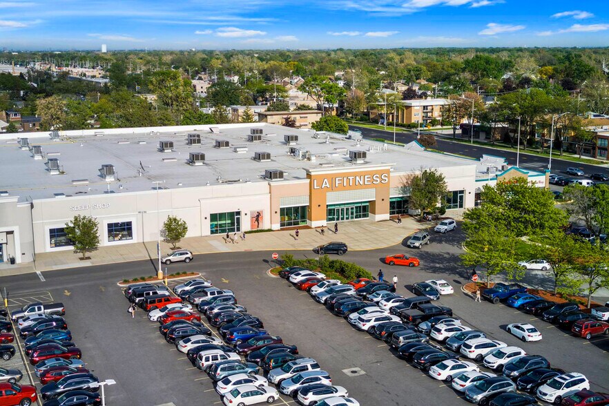 200 Broadview Village Sq, Broadview, IL à vendre - Photo de l’immeuble – Image 1 sur 7