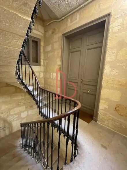 Bureau dans Bordeaux à vendre - Photo de l’immeuble – Image 2 sur 7