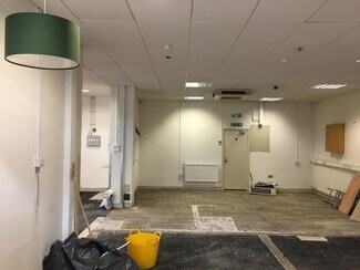 Plus de détails pour 20-22 Grover Walk, Corringham - Local commercial à louer