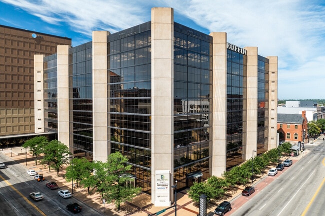 Plus de détails pour 100 N Broadway St, Wichita, KS - Bureau à louer