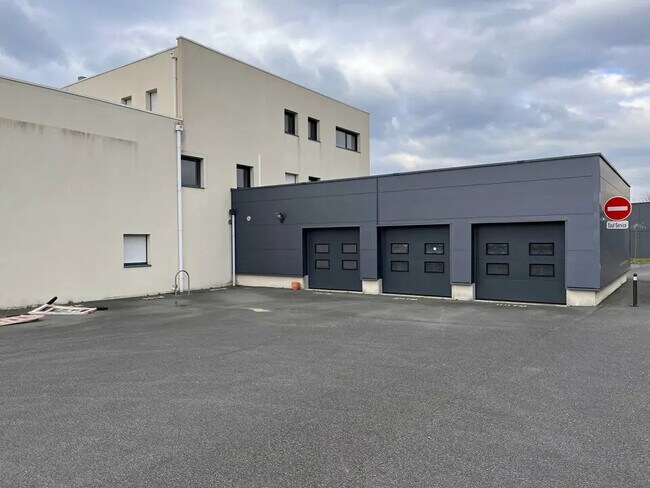 Plus de détails pour Bureau à louer