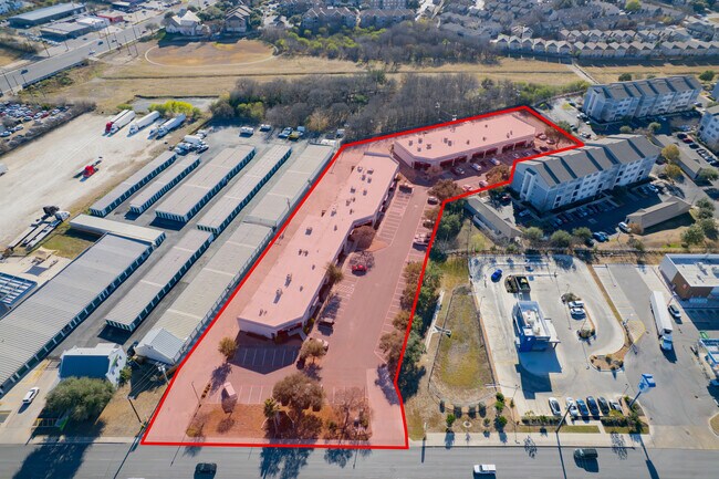 Plus de détails pour 8666 Huebner Rd, San Antonio, TX - Local d'activités à louer