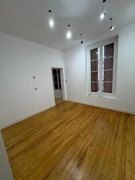 Bureau dans Évreux à vendre - Photo intérieure – Image 2 sur 6