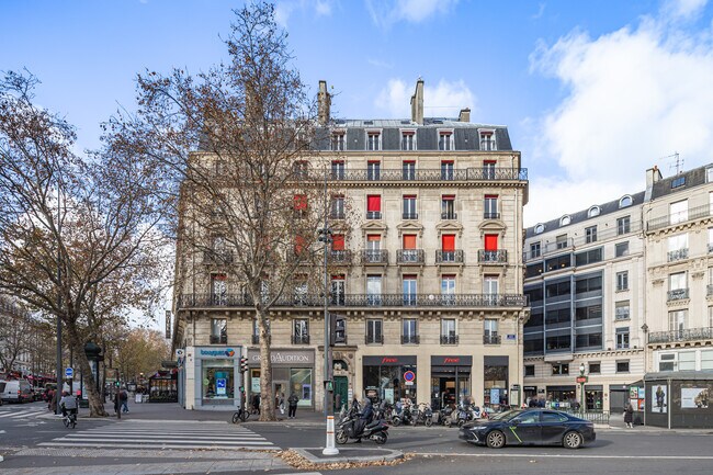 Plus de détails pour 16 Place De La République, Paris - Bureau à louer