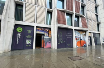 62-82 Commercial Rd, Londres à louer Photo de l’immeuble– Image 2 sur 2