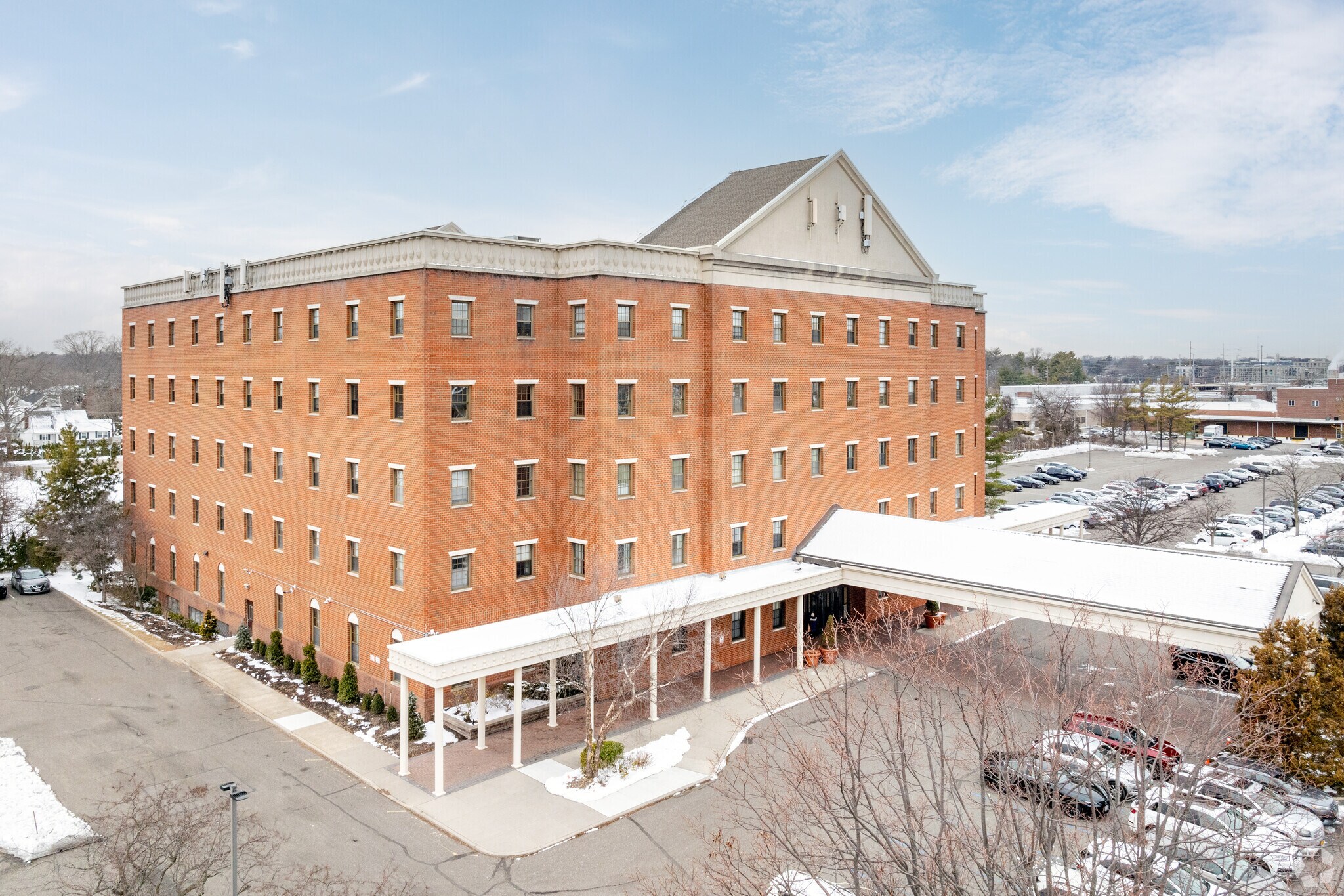 377 Oak St, Garden City, NY à louer Photo principale– Image 1 sur 20