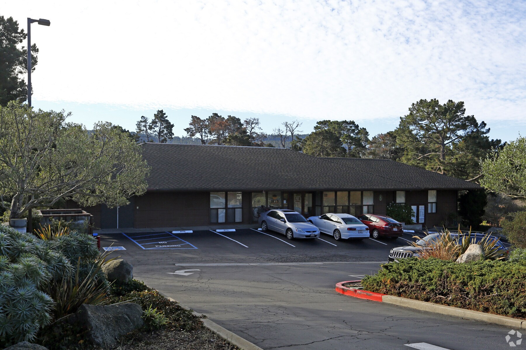 2150 Garden Rd, Monterey, CA à louer Photo de l’immeuble– Image 1 sur 6