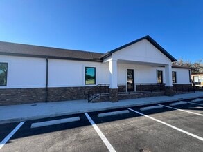 13135 Kings Lake Dr, Gibsonton, FL à louer Photo intérieure– Image 2 sur 8