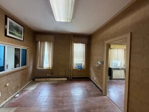 3619 30th Ave, Astoria, NY à louer Photo intérieure– Image 2 sur 8