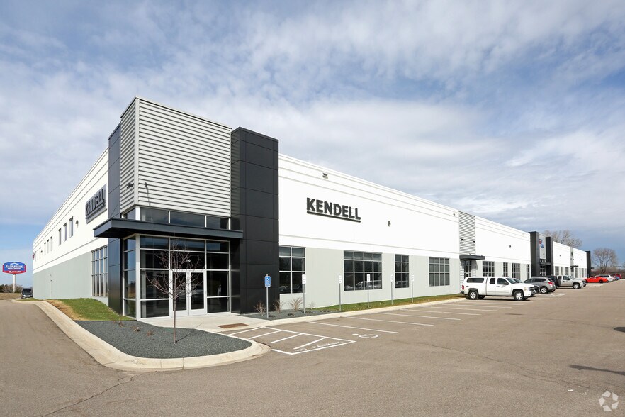 1312 Northland Dr, Mendota Heights, MN à louer - Photo principale – Image 1 sur 3