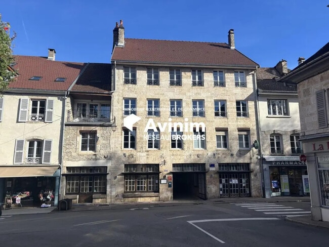 Plus de détails pour Local d’activités à vendre