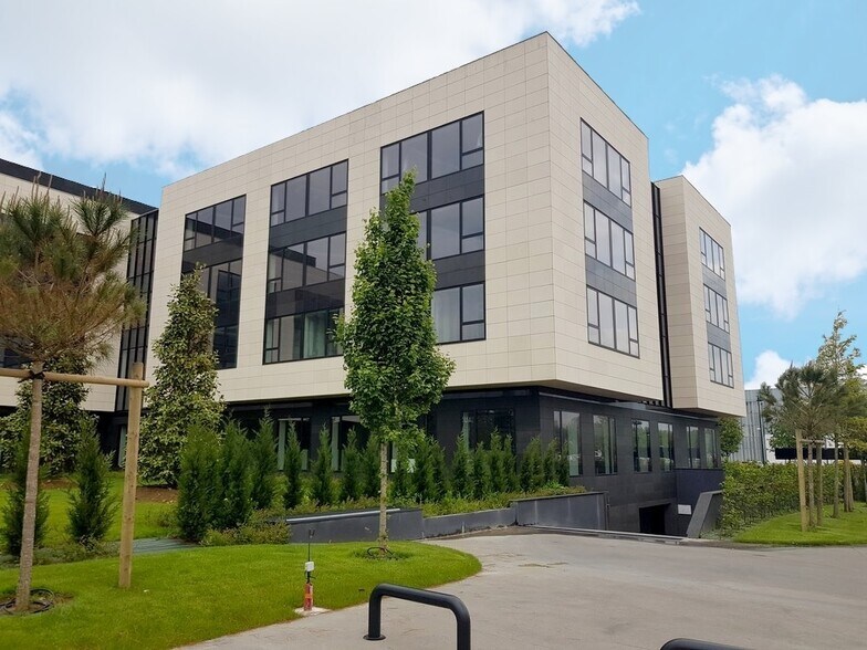 Bureau dans Jossigny à vendre - Photo de l’immeuble – Image 2 sur 13