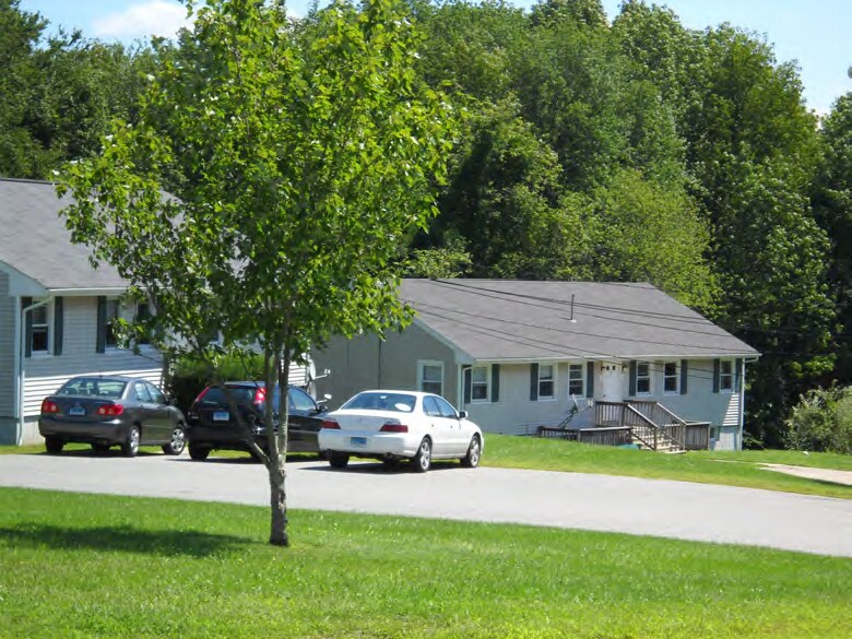 UCONN Student Housing Portfolio portefeuille de 5 biens à vendre sur LoopNet.fr - Photo de l’immeuble – Image 3 sur 39