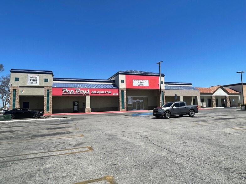 2050 W Florida Ave, Hemet, CA à vendre - Photo de l’immeuble – Image 3 sur 7