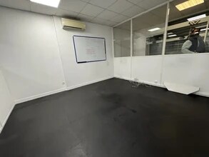 Local d’activités dans Montigny-lès-Cormeilles à louer Photo intérieure– Image 2 sur 10