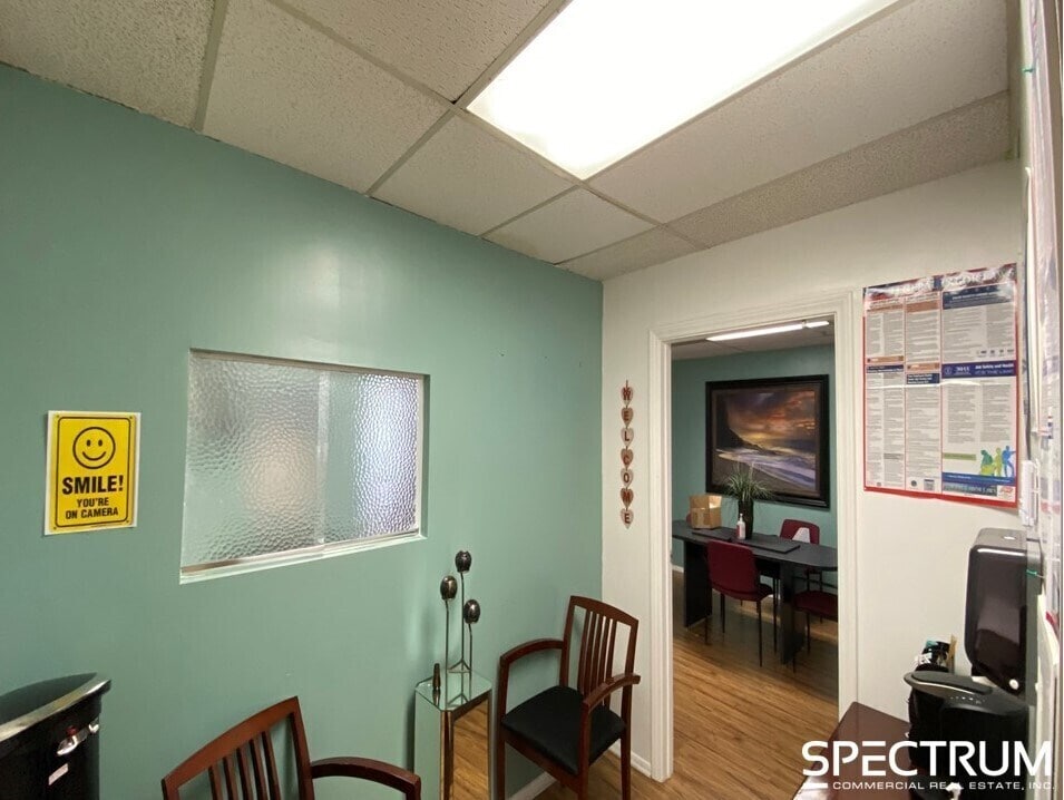 20951-20963 Devonshire St, Chatsworth, CA à louer Photo intérieure– Image 1 sur 3