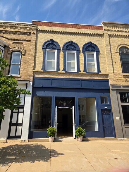 522 W Water St, Princeton, WI à louer - Photo de l’immeuble – Image 2 sur 6
