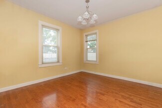 Plus de détails pour 3651 E Tremont Ave, Bronx, NY - Bureau à louer