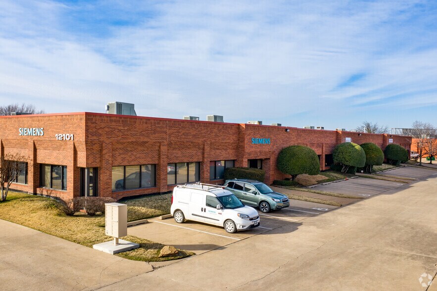 12101 E 51st St, Tulsa, OK à louer - Photo de l’immeuble – Image 3 sur 36