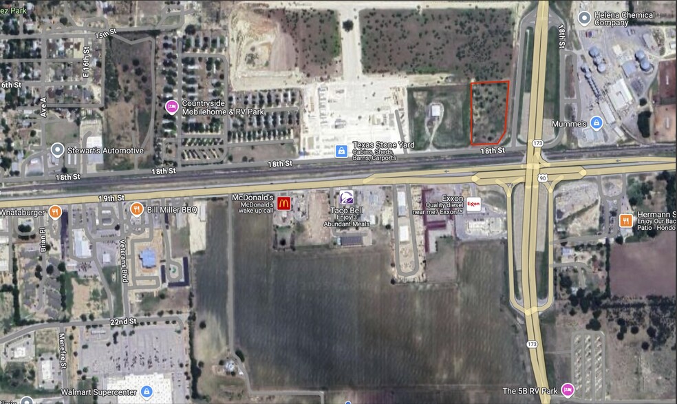 00 00 East 18th Street St, Hondo, TX à vendre - Photo de l’immeuble – Image 2 sur 4