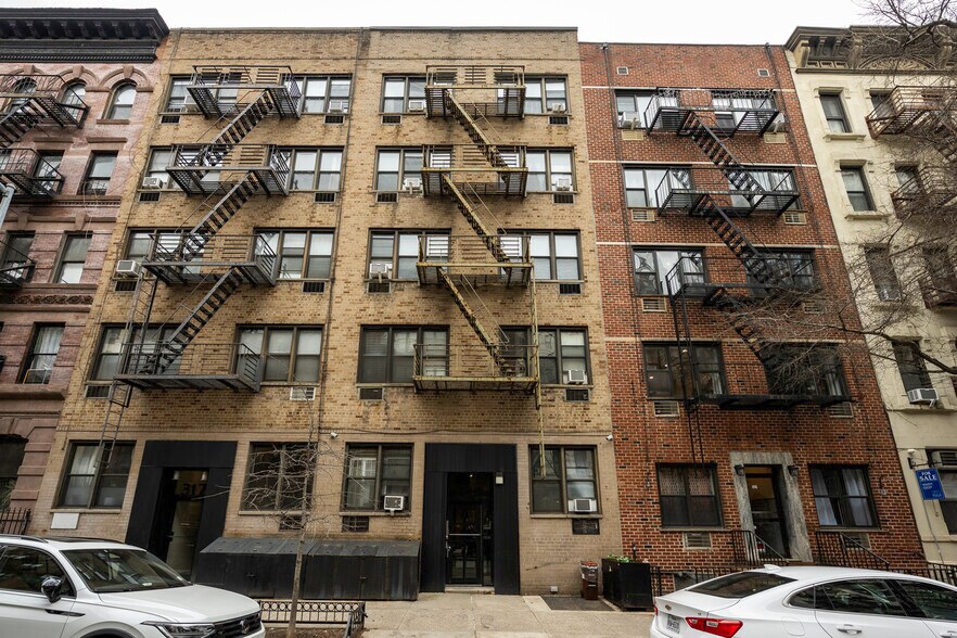 319 E 90th St, New York, NY à vendre - Photo de l’immeuble – Image 2 sur 36