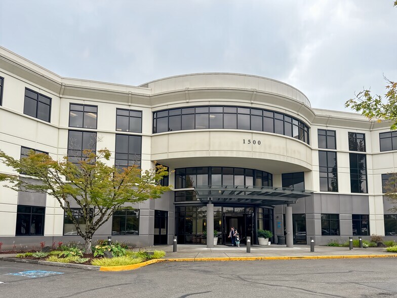 1500 NW Bethany Blvd, Beaverton, OR à louer - Photo principale – Image 1 sur 22