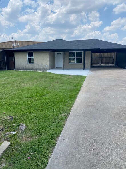 8817 Emmott Rd, Houston, TX à louer - Photo de l’immeuble – Image 1 sur 10