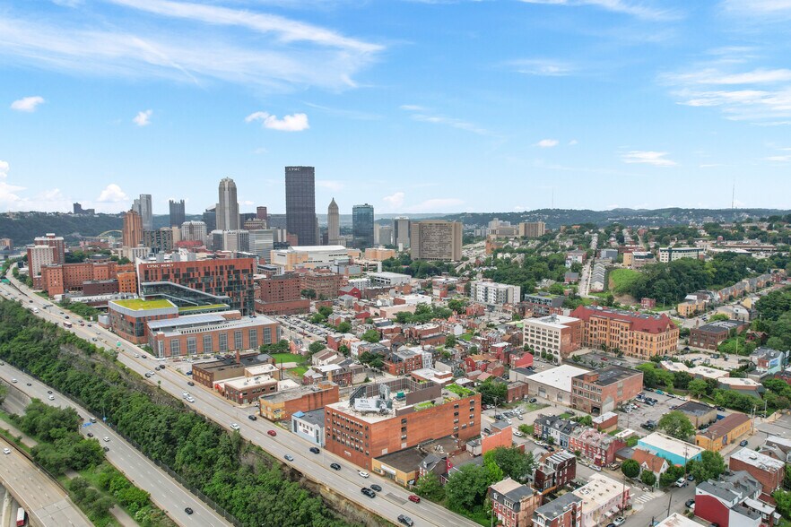 1825 Boulevard of the Allies, Pittsburgh, PA à louer - Photo de l’immeuble – Image 3 sur 22