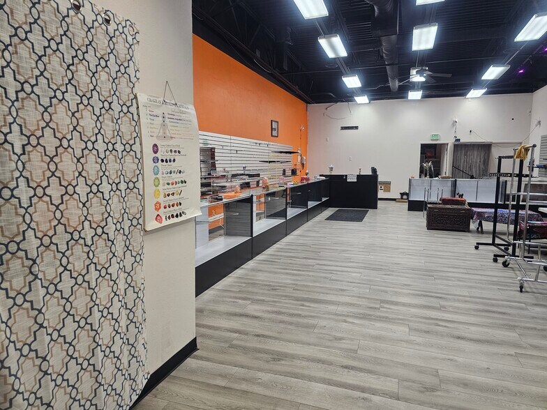 13322 S 3600 W, Riverton, UT à louer - Photo de l’immeuble – Image 3 sur 5