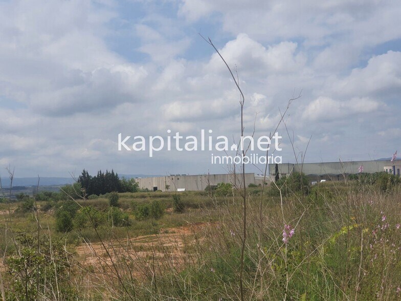 Industriel/Logistique dans L'Olleria à louer - Photo de l’immeuble – Image 2 sur 4