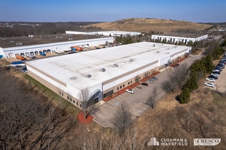 Plus de détails pour 28900 Fountain Pky, Solon, OH - Industriel/Logistique à louer