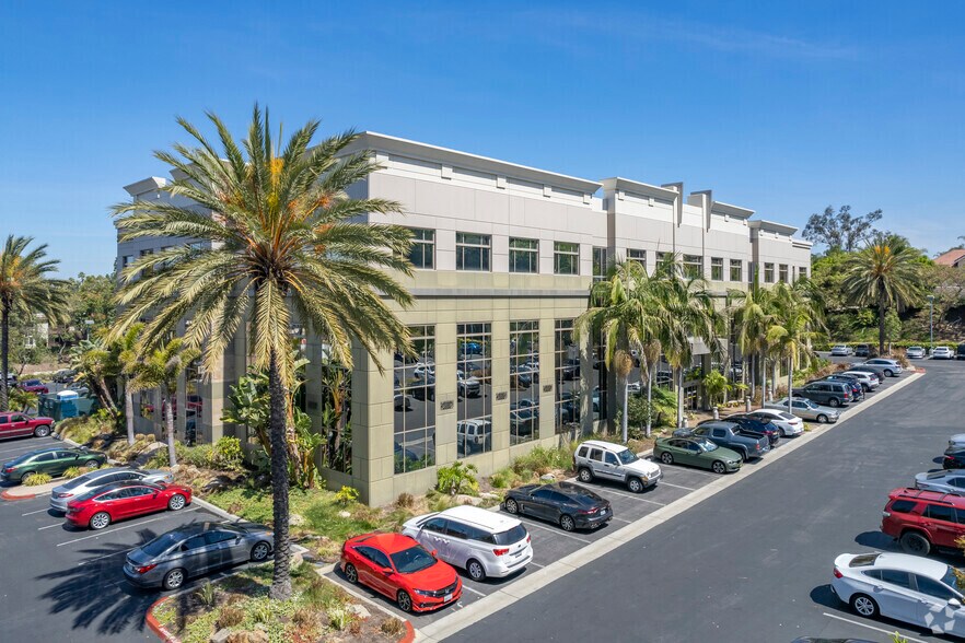 838 Nordahl Rd, San Marcos, CA à louer - Photo de l’immeuble – Image 3 sur 20