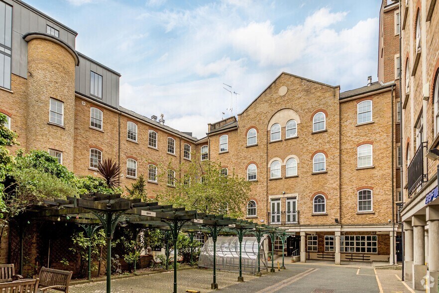 1-7 Bath Pl, Londres à louer - Photo de l’immeuble – Image 2 sur 88