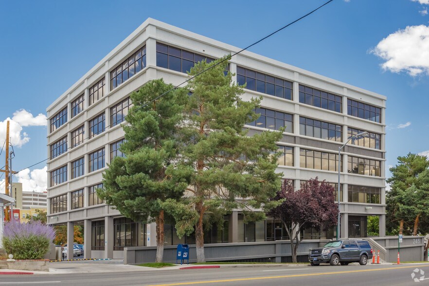 245 E Liberty St, Reno, NV à louer - Photo de l’immeuble – Image 3 sur 13