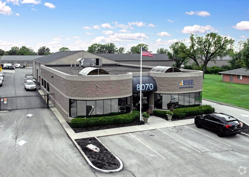 8070 Castleton Rd, Indianapolis, IN à louer - Photo principale – Image 1 sur 3