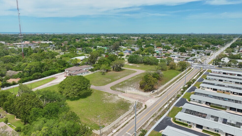 12512 Park Blvd blvd, Seminole, FL à vendre - Vidéo sur l’annonce professionnelle – Image 3 sur 8