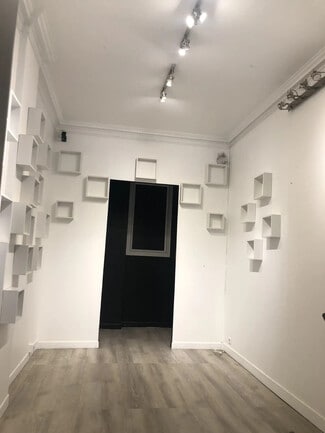 Plus de détails pour Local commercial à vendre