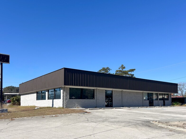 38 W De Renne Ave, Savannah, GA à louer - Photo de l’immeuble – Image 1 sur 13