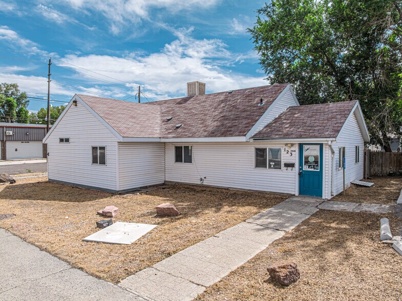 123 2nd St, Elko, NV à vendre - Photo de l’immeuble – Image 3 sur 32