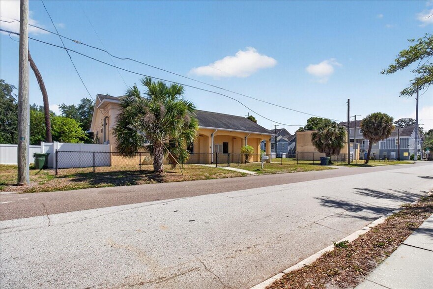 2018 Grant St, Tampa, FL à louer - Photo de l’immeuble – Image 3 sur 12