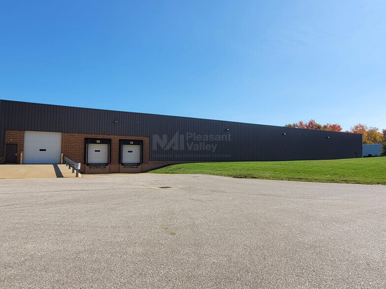 2377 Enterprise Pky, Twinsburg, OH à louer - Photo de l’immeuble – Image 3 sur 10
