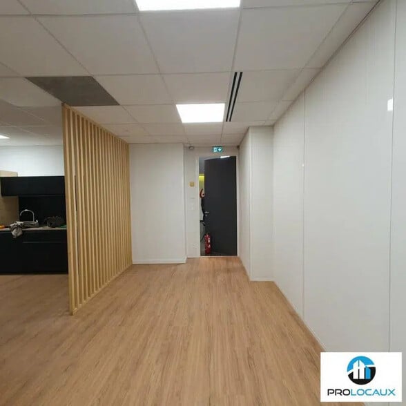 Bureau dans Grenoble à louer - Photo de l’immeuble – Image 3 sur 27